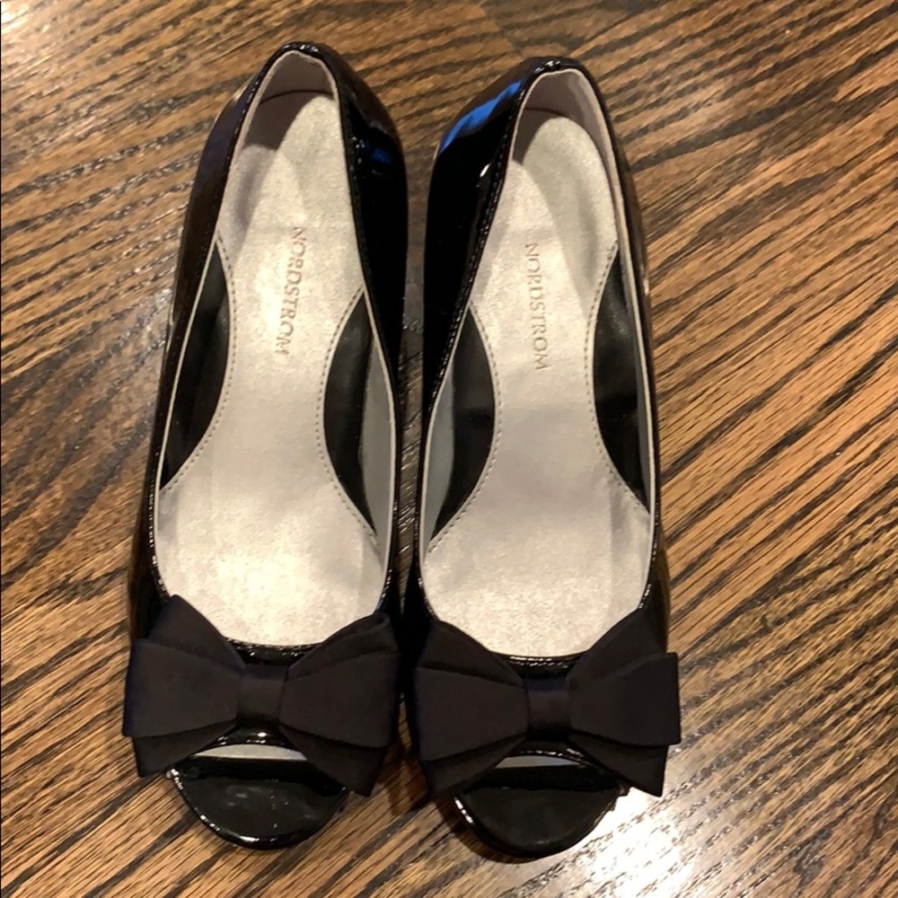 Girls Nordstrom peep toe patent wedge heel sz 12.5